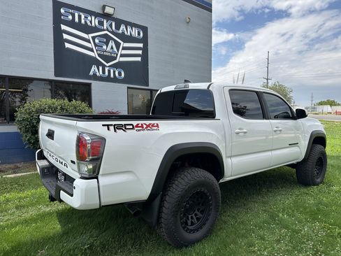 Used 2021 Toyota Tacoma TRD Off-Road w/ Technology Package image 7
