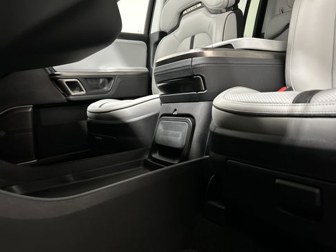 Used 2024 Rivian R1S Adventure AWD/4WD image 33