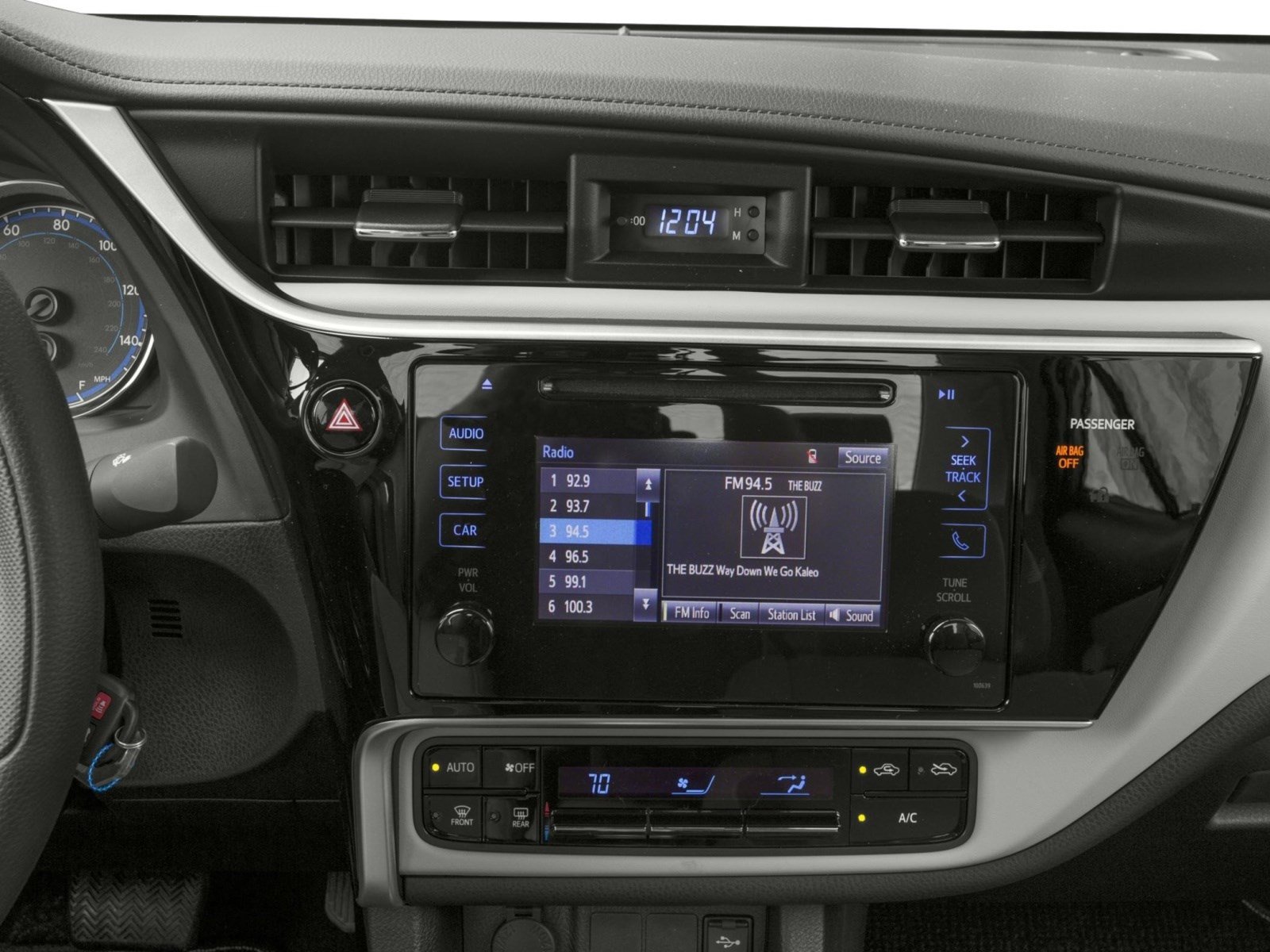 Used 2017 Toyota Corolla LE FWD image 7