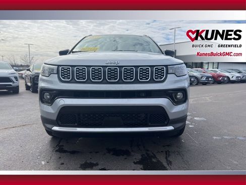 Used 2025 Jeep Compass Limited image 14