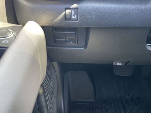 New 2025 GMC Canyon Denali w/ LPO, Denali Black Edition AWD/4WD image 18