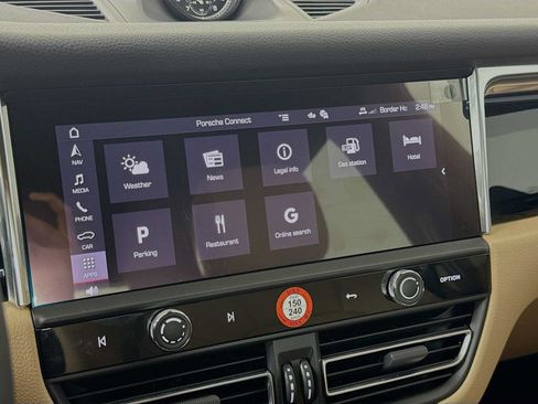 Certified 2026 Porsche Macan AWD/4WD image 17