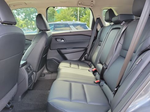 Certified 2023 Nissan Rogue SV w/ SV Premium B Package FWD image 17
