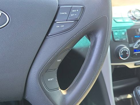 Used 2011 Hyundai Sonata Limited w/ Navigation Pkg 5 image 28