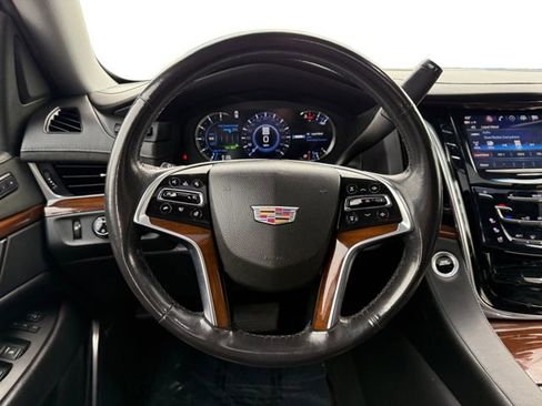 Used 2020 Cadillac Escalade Luxury image 14