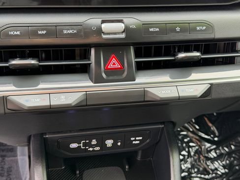 Used 2025 Kia K4 EX image 23