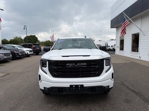 Used 2024 GMC Sierra 1500 Elevation AWD/4WD image 2