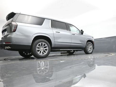 New 2025 Chevrolet Suburban Premier image 13