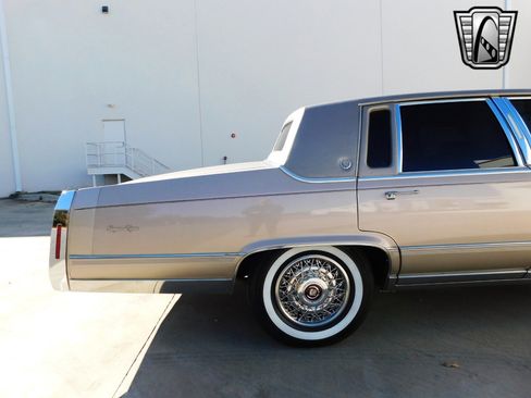 Used 1991 Cadillac Brougham image 11