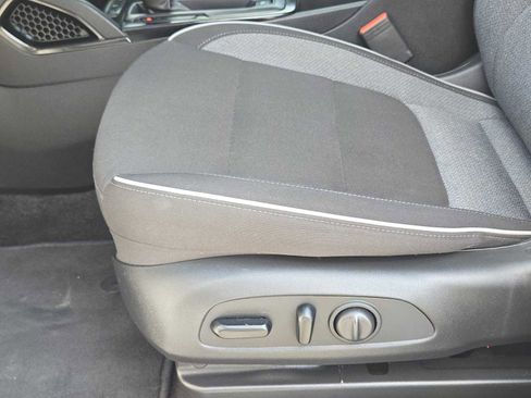 Certified 2023 Chevrolet TrailBlazer LT FWD image 23