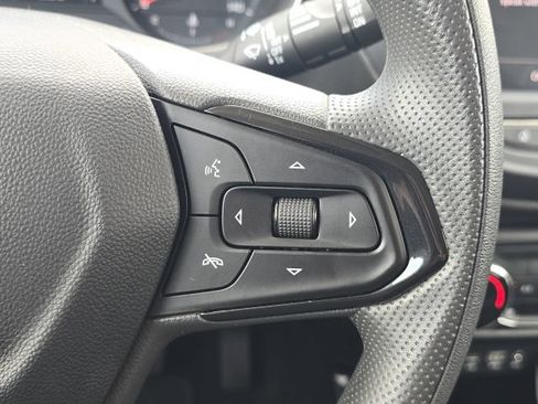 Used 2023 Chevrolet TrailBlazer LT FWD image 34