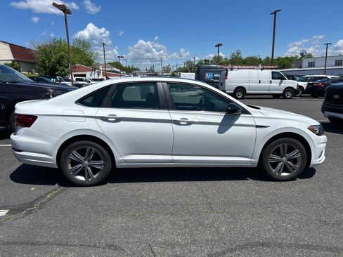 Used 2019 Volkswagen Jetta R-Line FWD image 4
