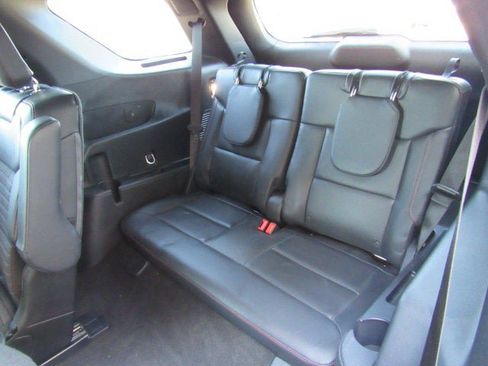 Used 2025 Ford Explorer ST-Line AWD/4WD image 32