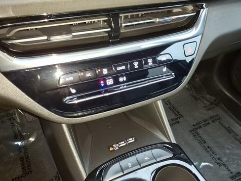Used 2025 Buick Envista Avenir FWD image 31