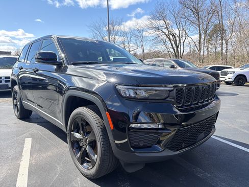 Certified 2023 Jeep Grand Cherokee Limited w/ Luxury Tech Group II AWD/4WD image 1