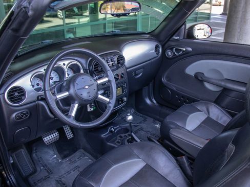 Used 2005 Chrysler PT Cruiser GT FWD image 11
