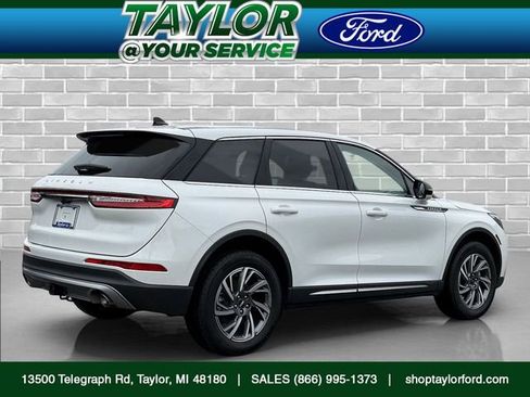 Used 2023 Lincoln Corsair Standard w/ Equipment Group 101A image 3