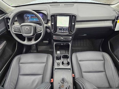 Certified 2025 Volvo XC40 B5 Core w/ Protection Package Premier image 21