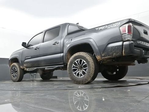 Used 2020 Toyota Tacoma TRD Sport AWD/4WD image 10