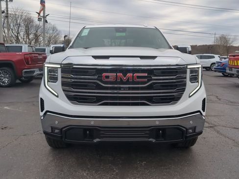 New 2026 GMC Sierra 1500 SLT image 2