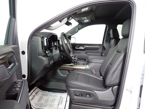 New 2026 Chevrolet Silverado 1500 RST w/ Dark Appearance Package AWD/4WD image 23