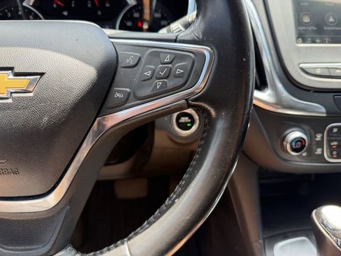 Used 2019 Chevrolet Equinox LT FWD image 17