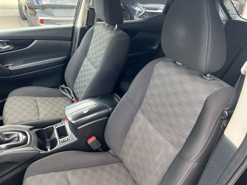 Used 2020 Nissan Rogue Sport SV w/ All-Weather Package image 5