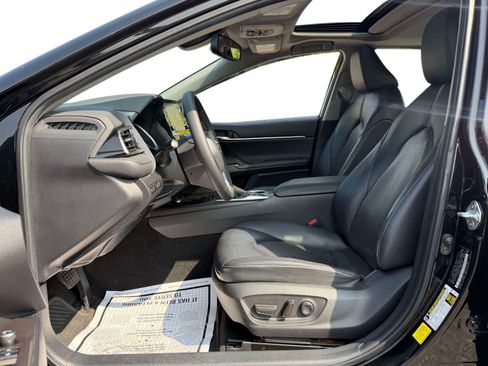 Used 2022 Toyota Camry XLE w/ Navigation Upgrade Package FWD image 12