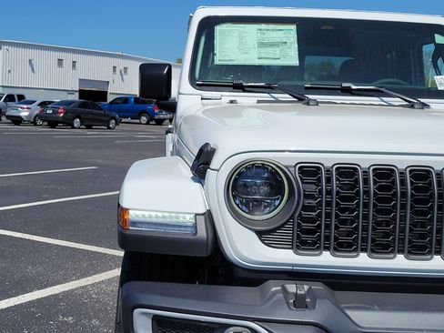 New 2026 Jeep Gladiator Mojave AWD/4WD image 7