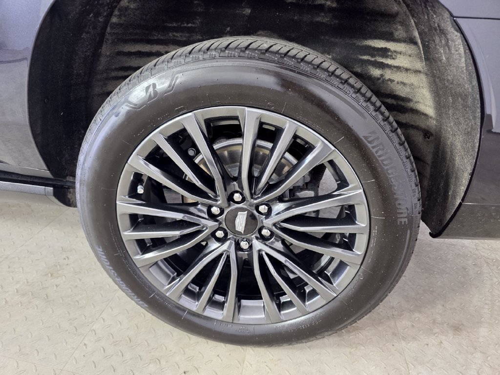 Used 2025 Cadillac Escalade ESV Sport Platinum AWD/4WD image 18