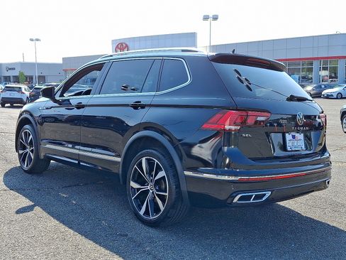 Used 2022 Volkswagen Tiguan SEL R-Line image 5