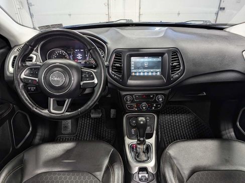 Used 2020 Jeep Compass Latitude w/ Cold Weather Group AWD/4WD image 17