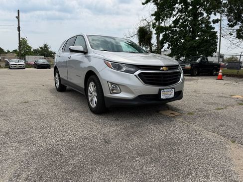 Used 2018 Chevrolet Equinox LT FWD image 4
