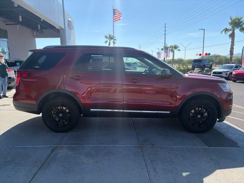 Used 2019 Ford Explorer XLT w/ Class III Trailer Tow Package FWD image 8