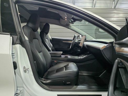 Used 2023 Tesla Model 3 Standard Range image 14