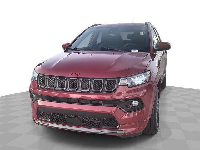 Used 2023 Jeep Compass Limited AWD/4WD image 1