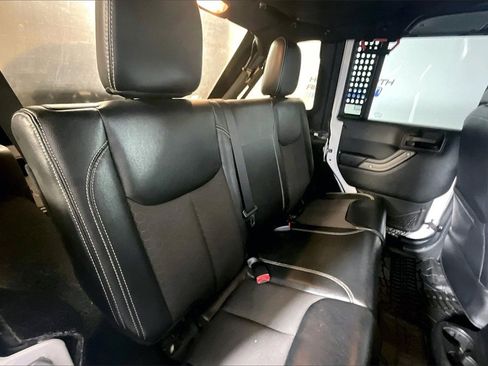 Used 2017 Jeep Wrangler Unlimited Sport image 21