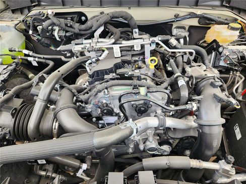 New 2025 Ford Bronco 4-Door AWD/4WD image 22