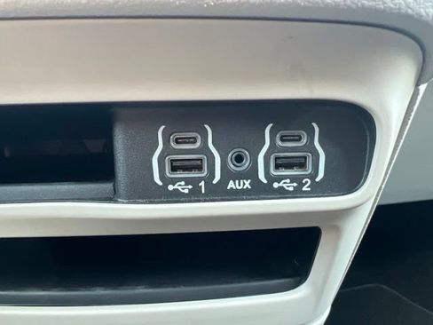Certified 2023 Chrysler Pacifica Touring-L FWD image 29