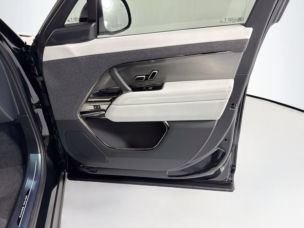 New 2026 Land Rover Range Rover Sport SE AWD/4WD image 26