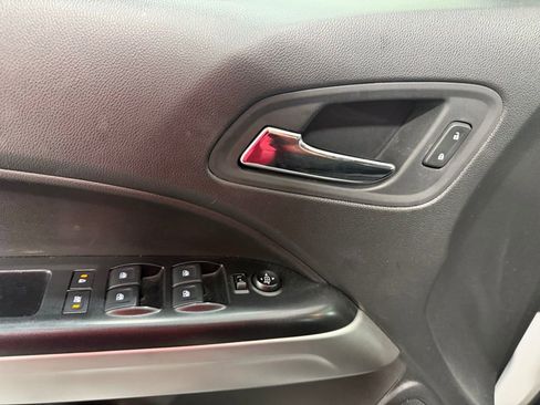 Used 2021 Chevrolet Colorado LT w/ Safety Package RWD image 8