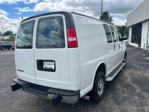 Used 2024 Chevrolet Express 2500 w/ Driver Convenience Package RWD image 6