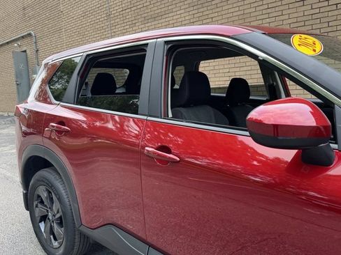 Used 2026 Nissan Rogue SV AWD/4WD image 6