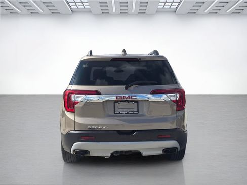 Used 2022 GMC Acadia SLT w/ Technology Package FWD image 4
