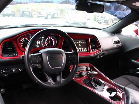 Used 2020 Dodge Challenger SXT image 16