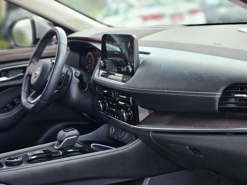 Certified 2023 Nissan Rogue Platinum w/ Platinum Premium Package image 12