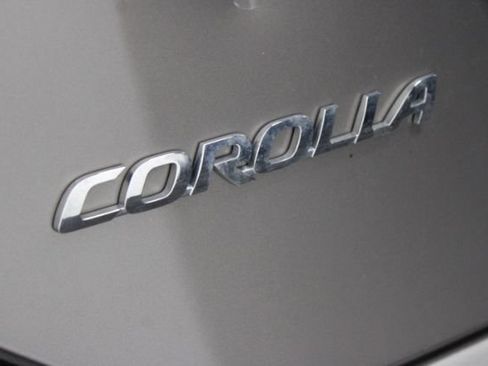 Used 2015 Toyota Corolla LE FWD image 7