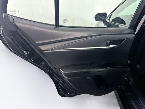Used 2025 Toyota Camry LE image 27