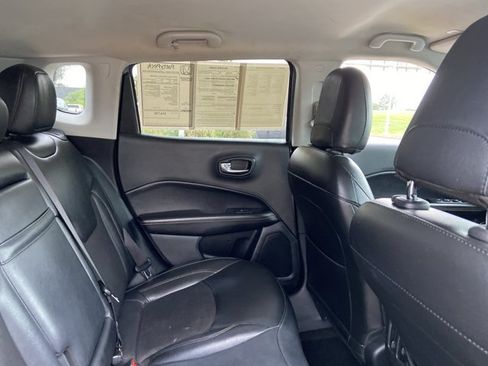 Used 2019 Jeep Compass Latitude FWD image 22