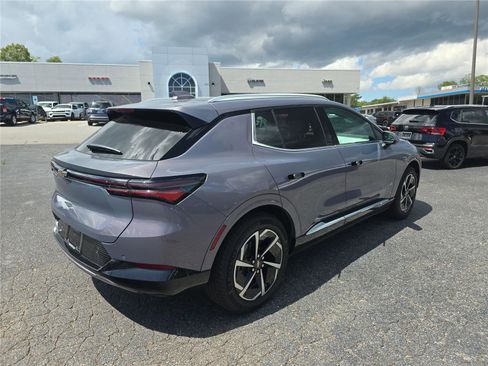 Used 2025 Chevrolet Equinox EV LT FWD image 3